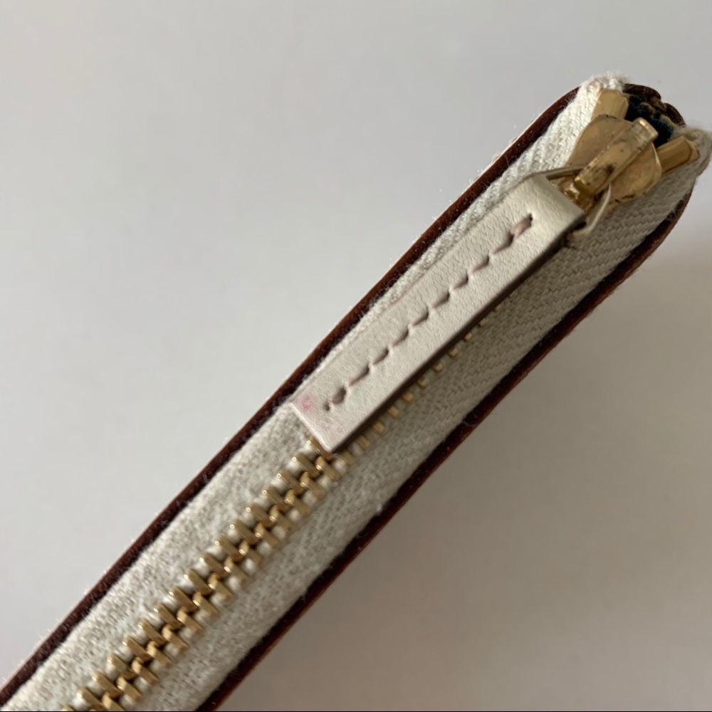 Authentic GUCCI Guccissima Leather Zip Pouch - Picture 7 of 9